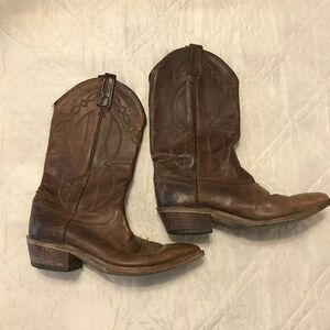 Dan Post well worn cowboy boots size 8.5 D made in‎ the USA